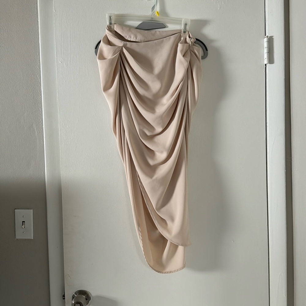 Nude skirt